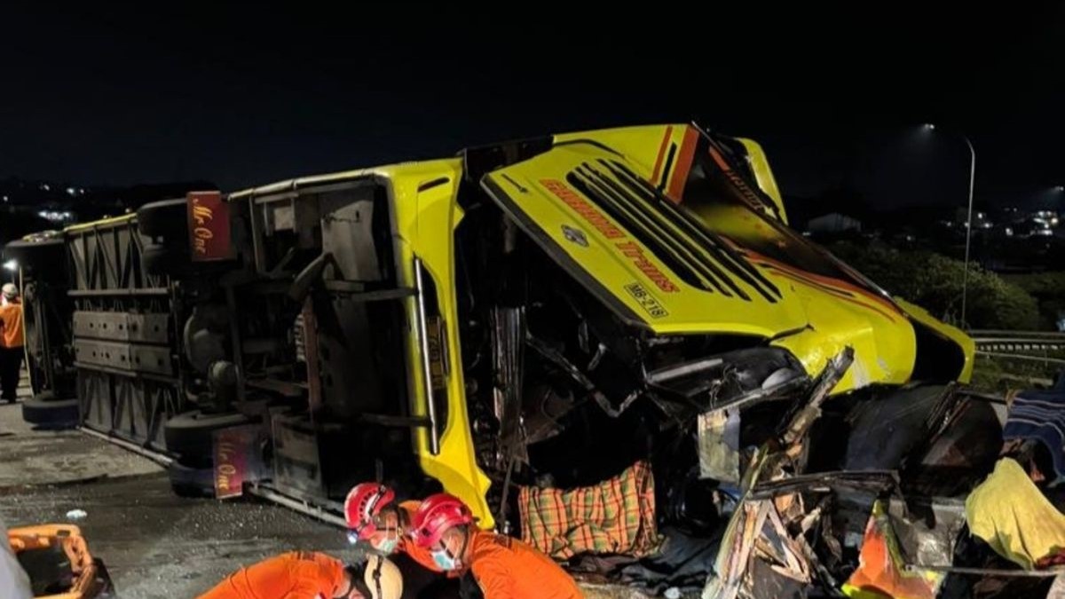 16 Orang Tewas Kecelakaan Bus PO Cahaya Trans