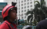 Asap Hitam Selimuti Apartemen Tanah Abang Jakarta